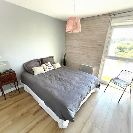 Charming 3 Bedroom With Stunning Views 5 Minutes From The Beaches Apartment Anglet